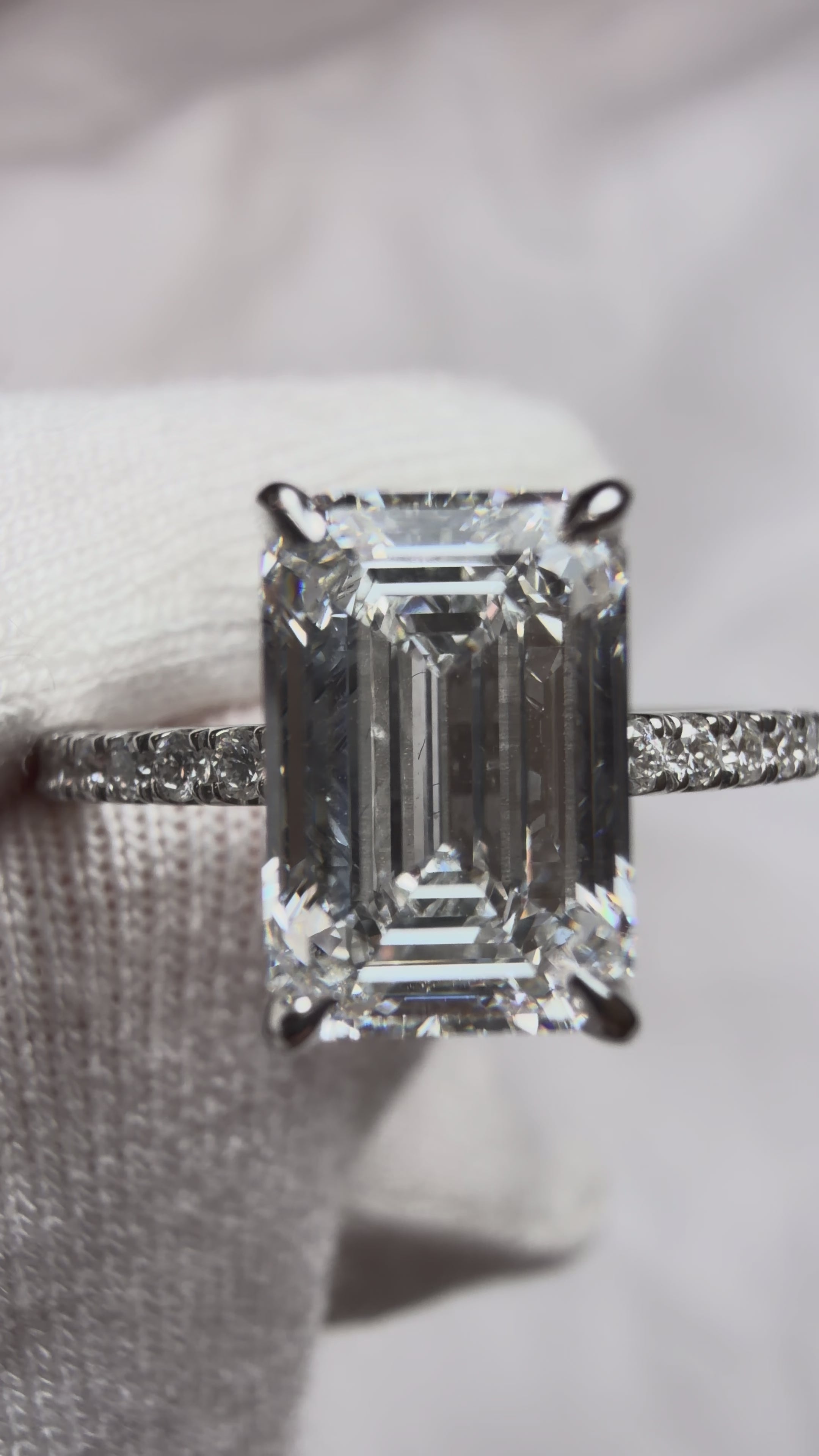 The Emerald Solitaire Engagement Ring - 2.20ct